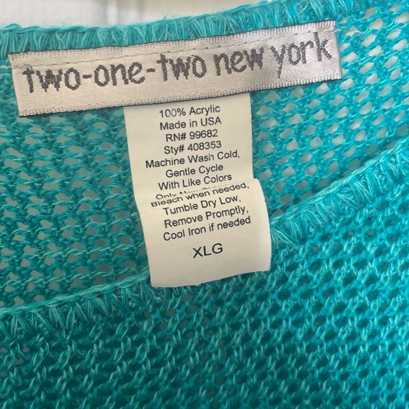 Two-one-two New York loose knit top - Picture 2 of 4
